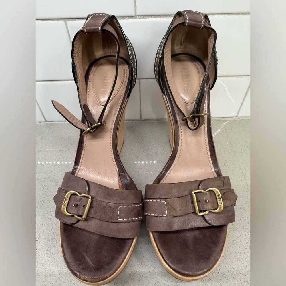 Chloe Brown Wood and Leather Wedge Sandals